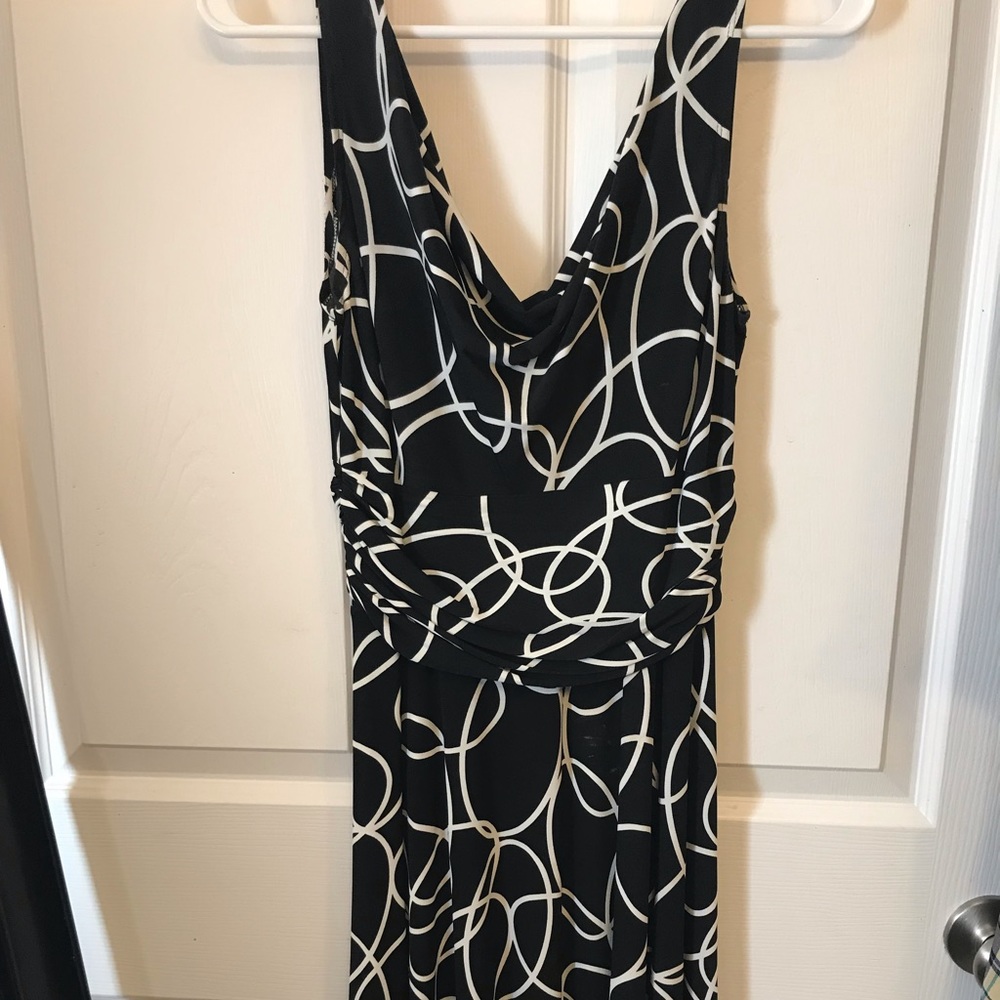 Black and white dress size 8 (2 + get 10% off)